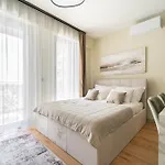 Bella Homes L Free Parking Apartment *