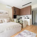Bella Homes L Free Parking