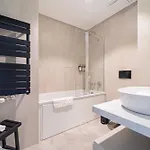 Bella Homes L Free Parking 公寓