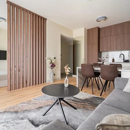 Bella Homes L Free Parking *